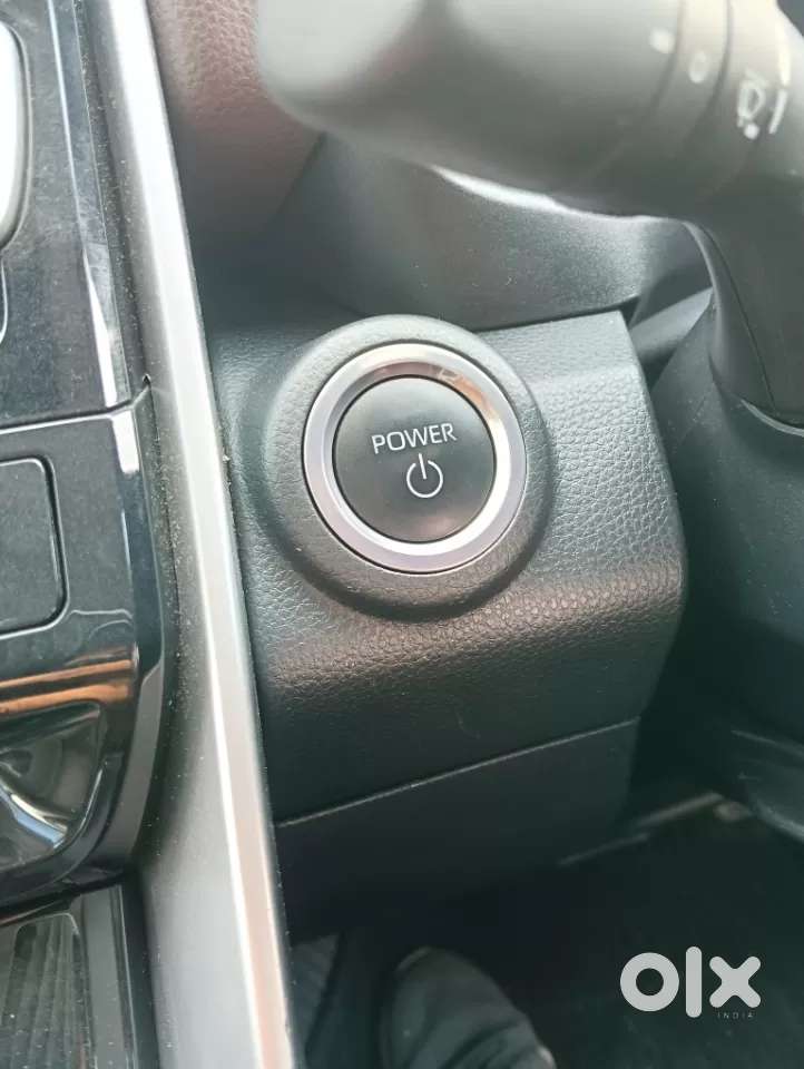 Toyota Innova Hycross 2.0 Zx Hybrid 7 Str, 2023, Petrol