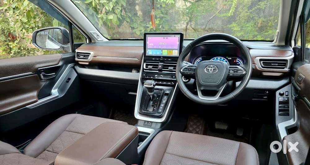 Toyota Innova Hycross 2.0 Zx Hybrid 7 Str, 2024, Petrol