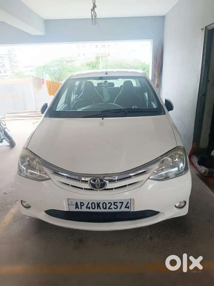 Toyota Etios [2010-2012] Petrol
