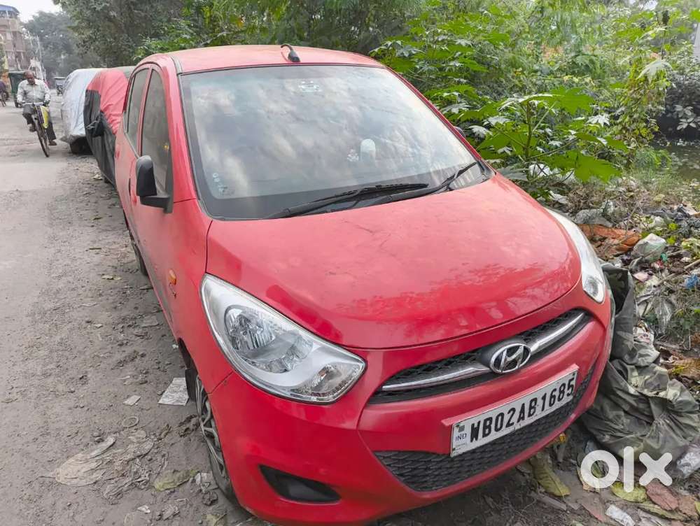 Hyundai I10 2012 Petrol  69,900 Km Driven  Well Maintained