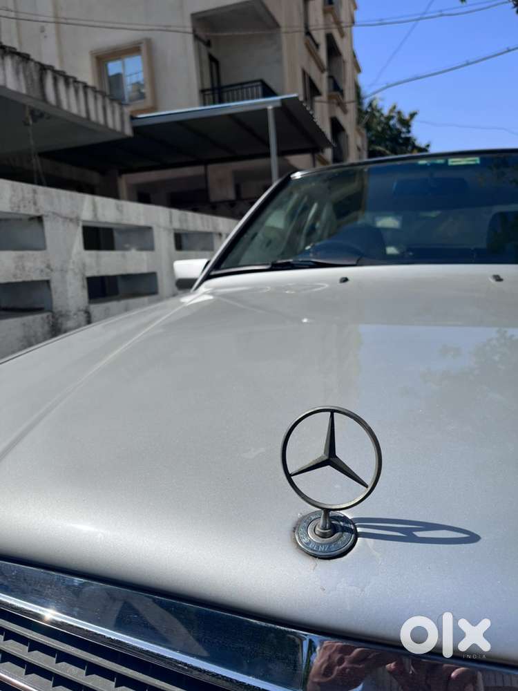 Mercedes Benz Classic W124 E220 Petrol Manual