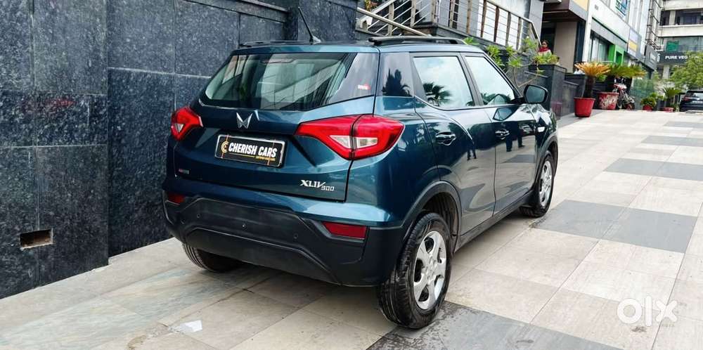 Mahindra Xuv300 1.2 W6 Amt Petrol, 2023, Petrol