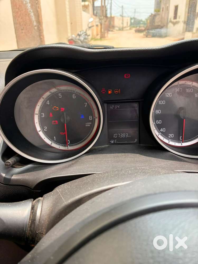 Maruti Suzuki Swift Petrol 2022