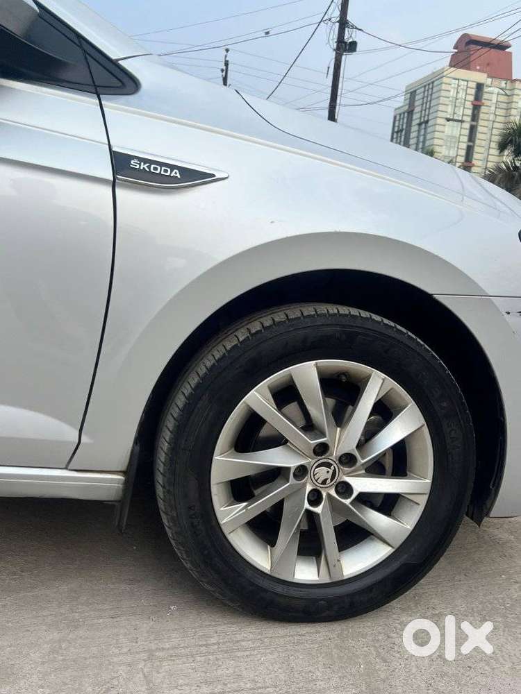 Skoda Slavia 1.0 Style Non-sunroof Tsi, 2022, Petrol