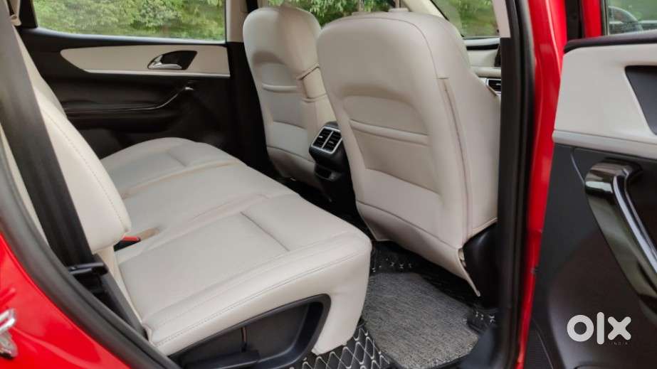 Mahindra Xuv700 2.0 Ax 7 Petrol At Str, 2022, Petrol