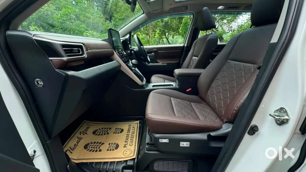 Toyota Innova Hycross, 2026, Petrol