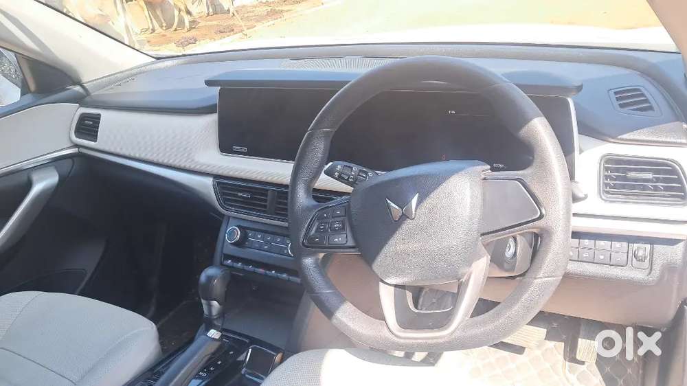 Mahindra Xuv700 2.2 Ax3 Diesel Automatic 5seater