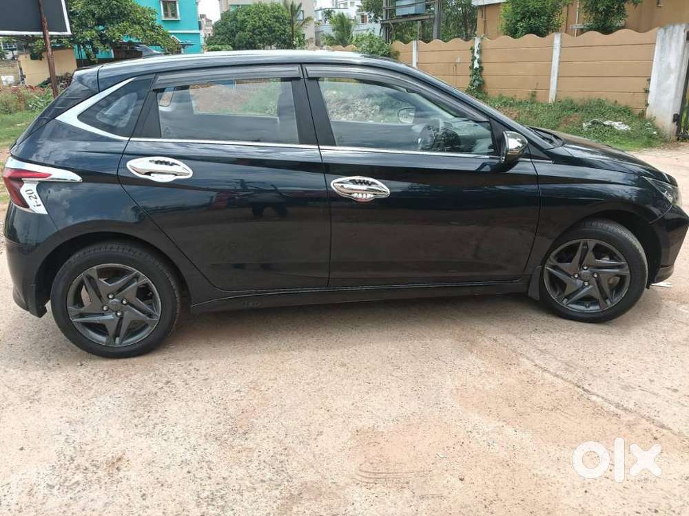 Hyundai I20 Sportz 1.2 Mt Dual Tone, 2023, Petrol