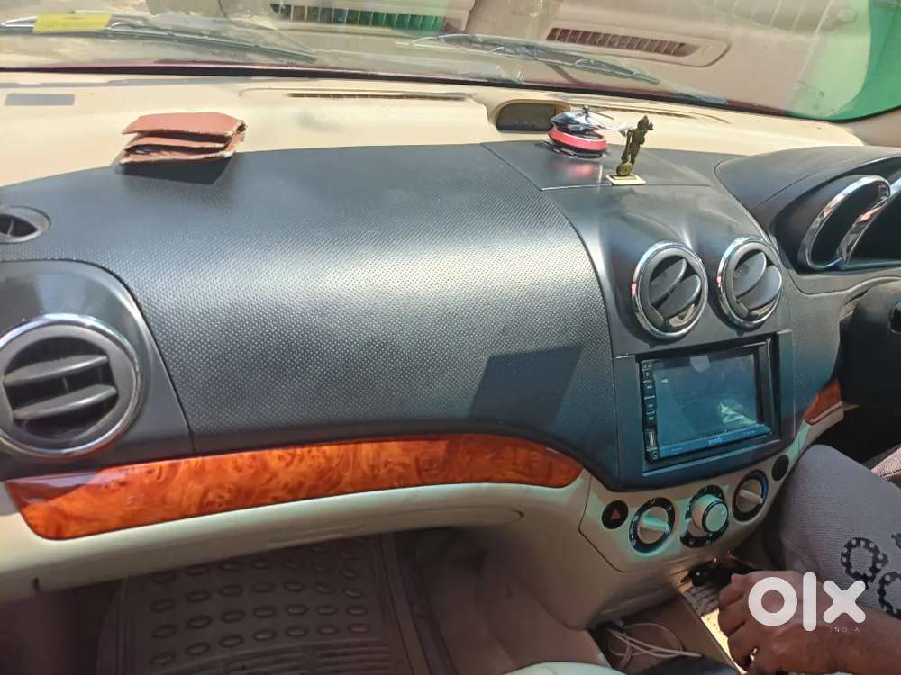 Chevrolet Aveo 2011 Petrol 80000 Km Driven