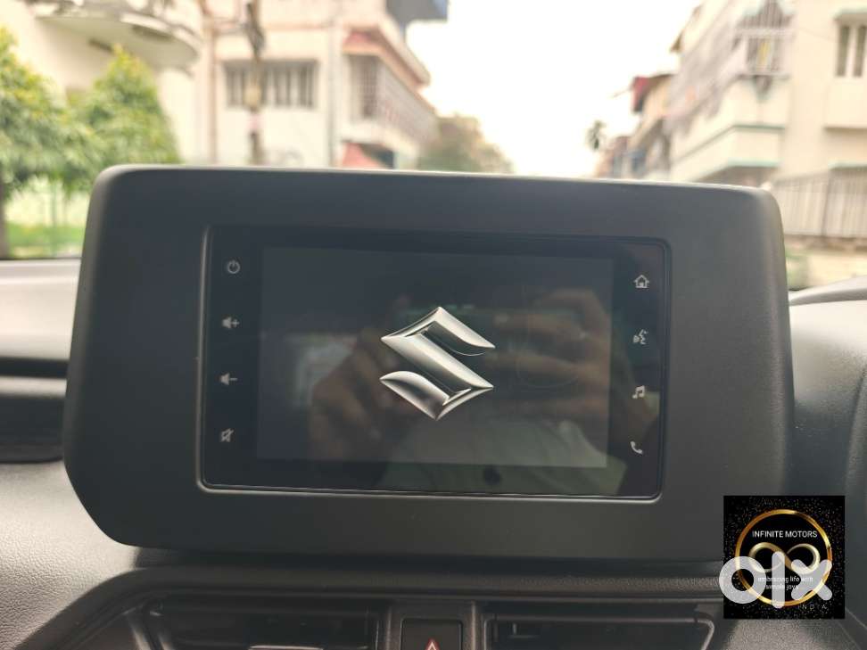 Maruti Suzuki New-gen Swift Vxi, 2025, Petrol