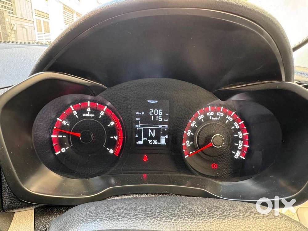 Mahindra Xuv 3xo 2025 Petrol Well Maintained