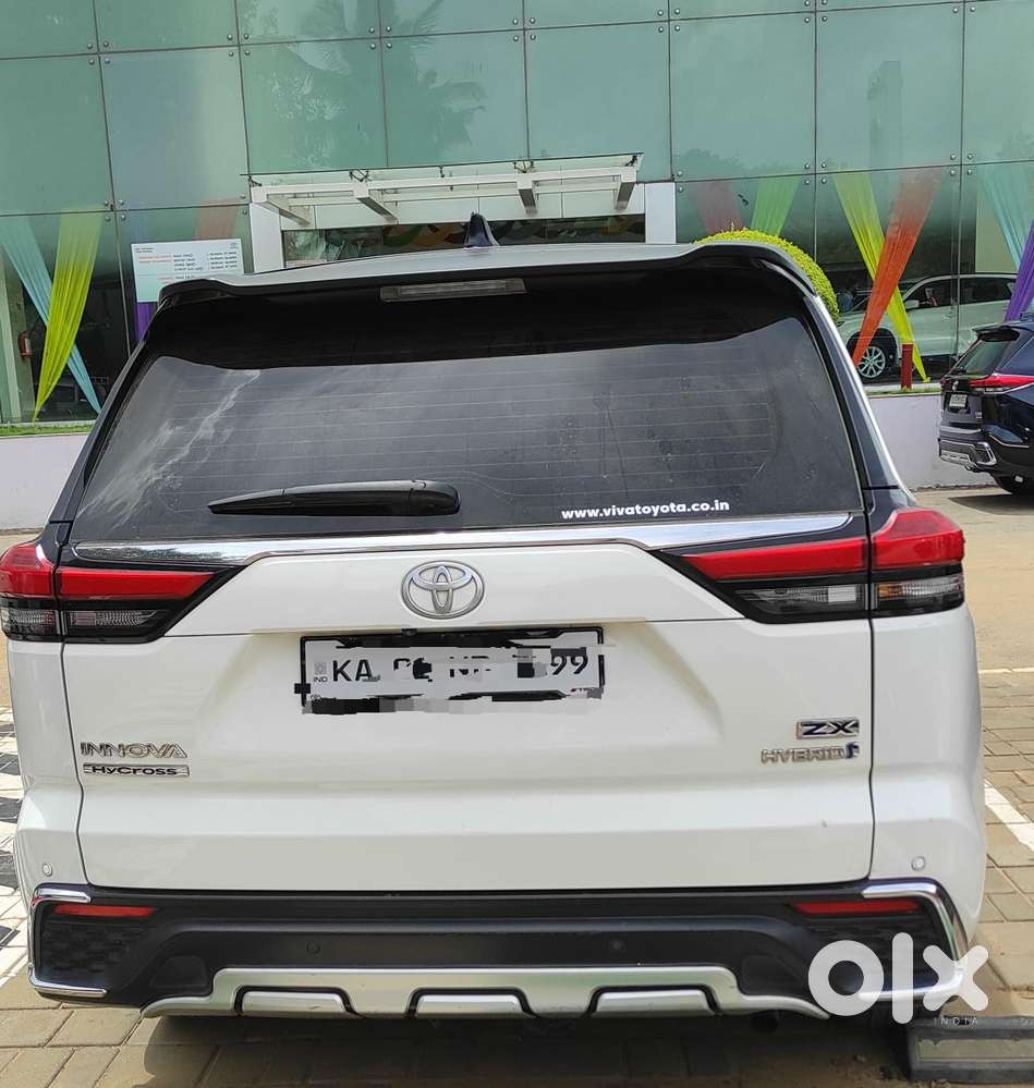 Toyota Innova Hycross 2.0 Zx (o) Hybrid 7 Str, 2024, Petrol
