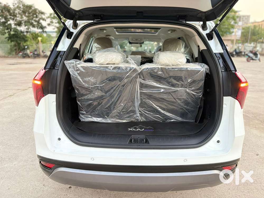 Mahindra Xuv700 2.2 Ax 7 Diesel Mt Luxury Pack Str, 2025, Diesel