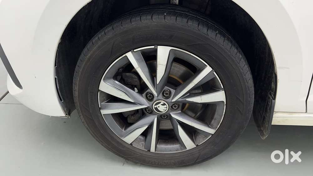 Skoda Slavia Style 1.0l Tsi Mt, 2022, Petrol