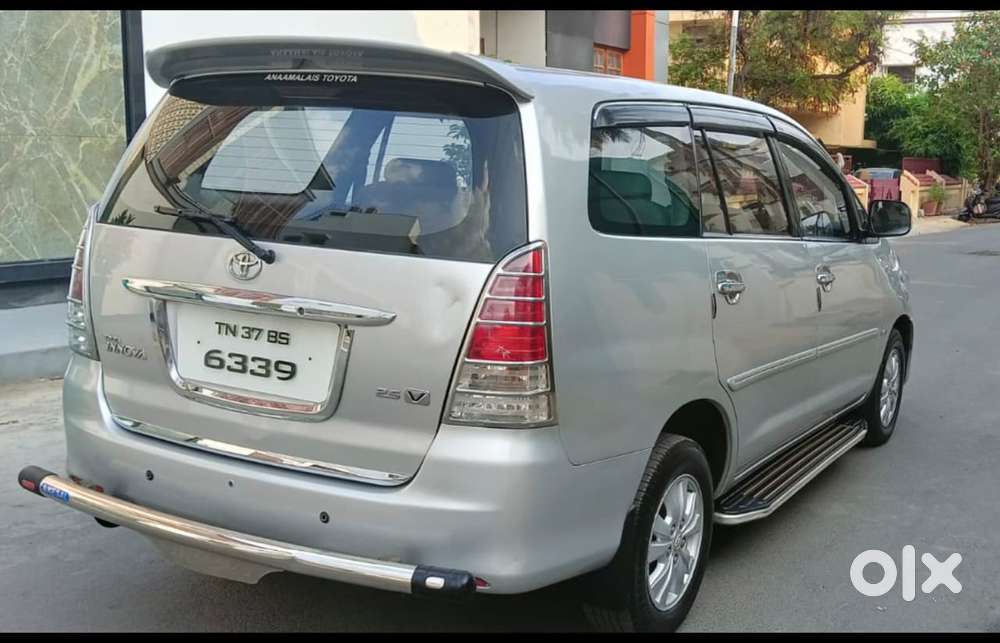 Toyota Innova 2.5 Vx 8 Seater Bs Iv, 2011, Diesel