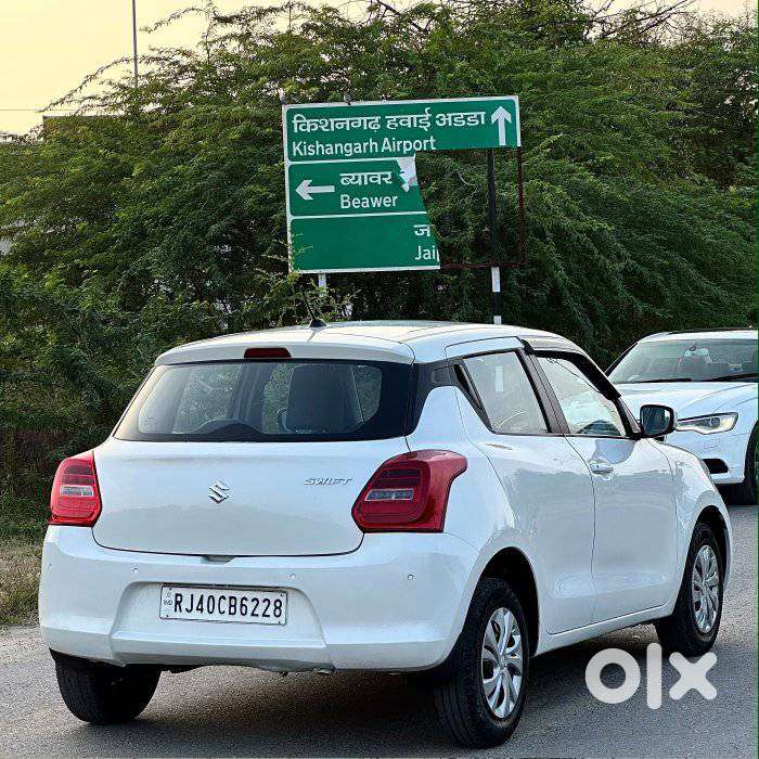 Maruti Suzuki Swift Vxi + Manual, 2024, Petrol