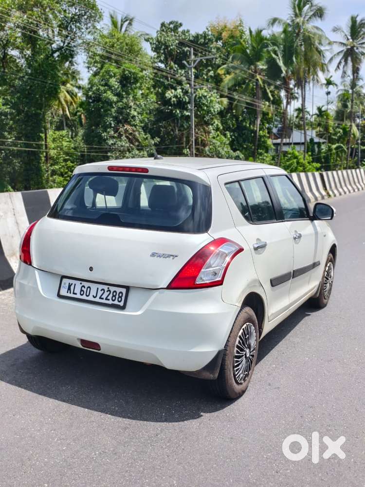 Maruti Suzuki Swift Vxi 1.2 Abs Bs-iv, 2015, Petrol