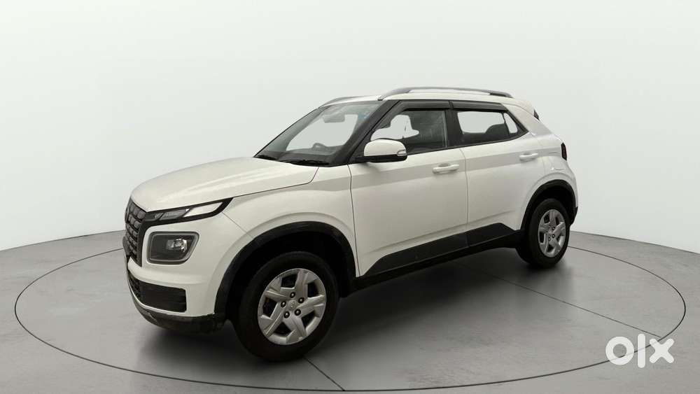 Hyundai Venue 1.2 S (o), 2022, Petrol