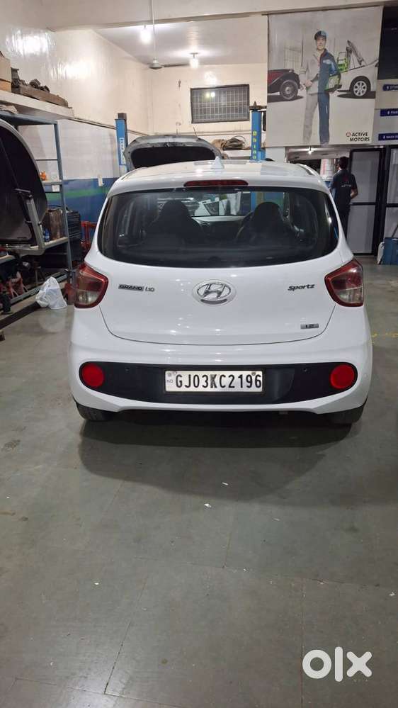 Grand I10 Sportz 1.1