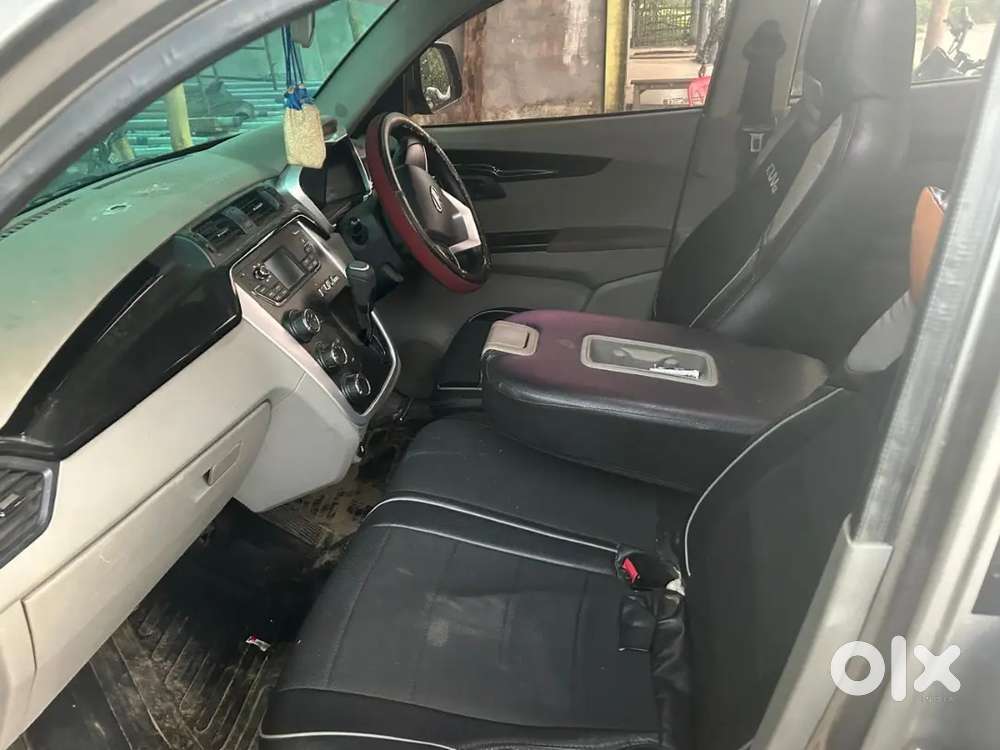 Mahindra Kuv 100 2017 Petrol 50000 Km Driven