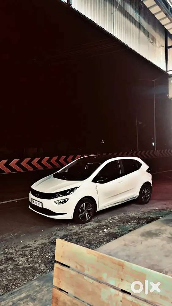 Tata Altroz 1.2 Petrol Manual 2023