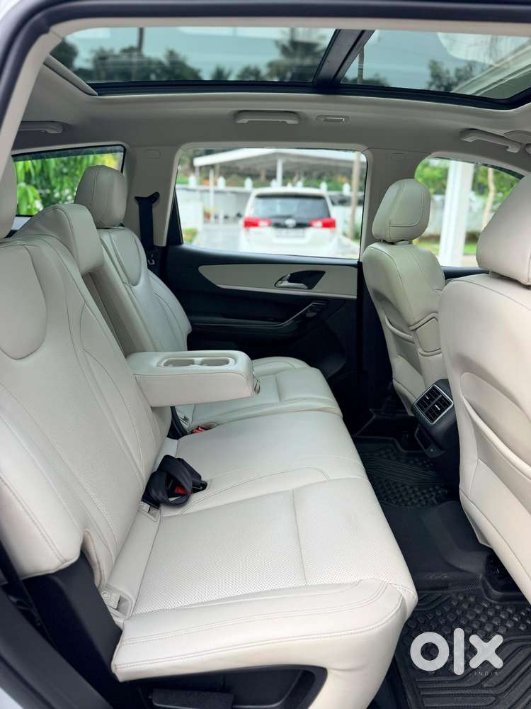 Mahindra Xuv700 2.2 Ax 7 Diesel At Luxury Pack Str, 2022, Diesel