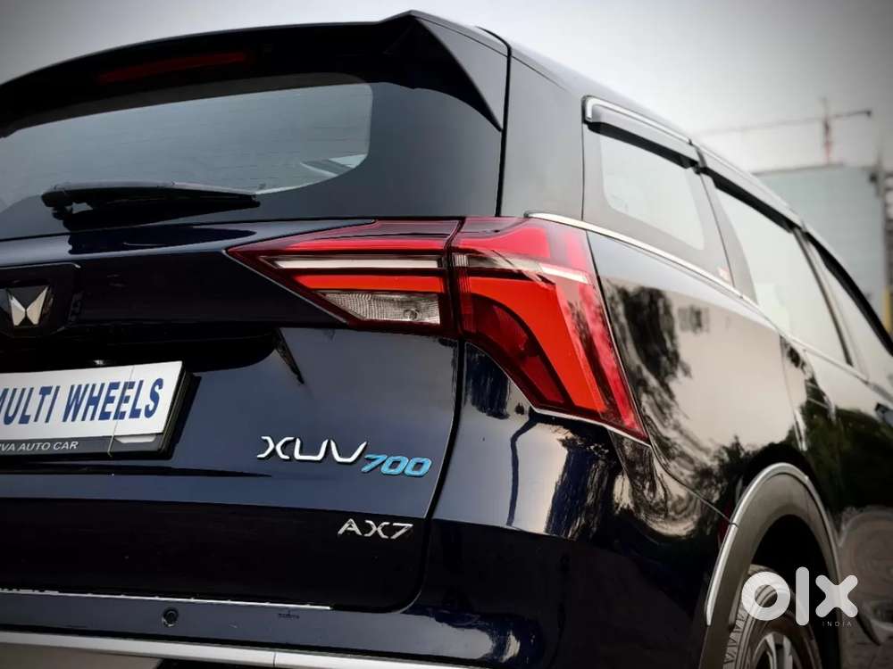 Mahindra Xuv700 2.0 Ax 7 Petrol Mt Str, 2025, Petrol