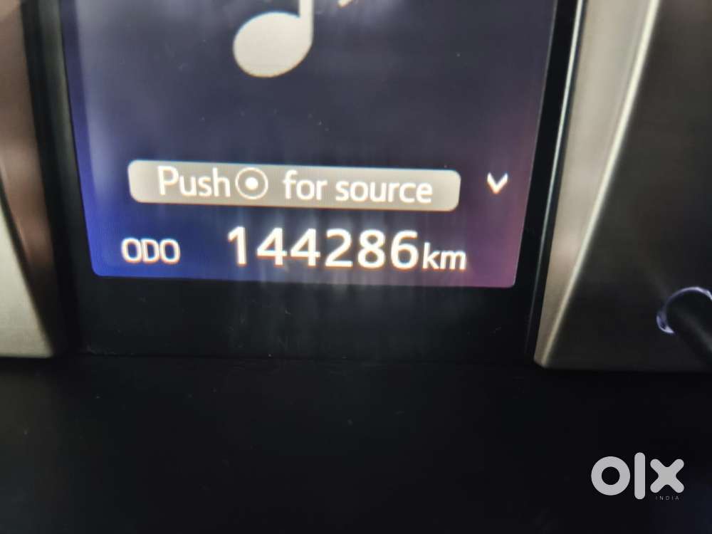 Toyota Innova Crysta 2.8 Zx At 7 Seater, 2017, Diesel