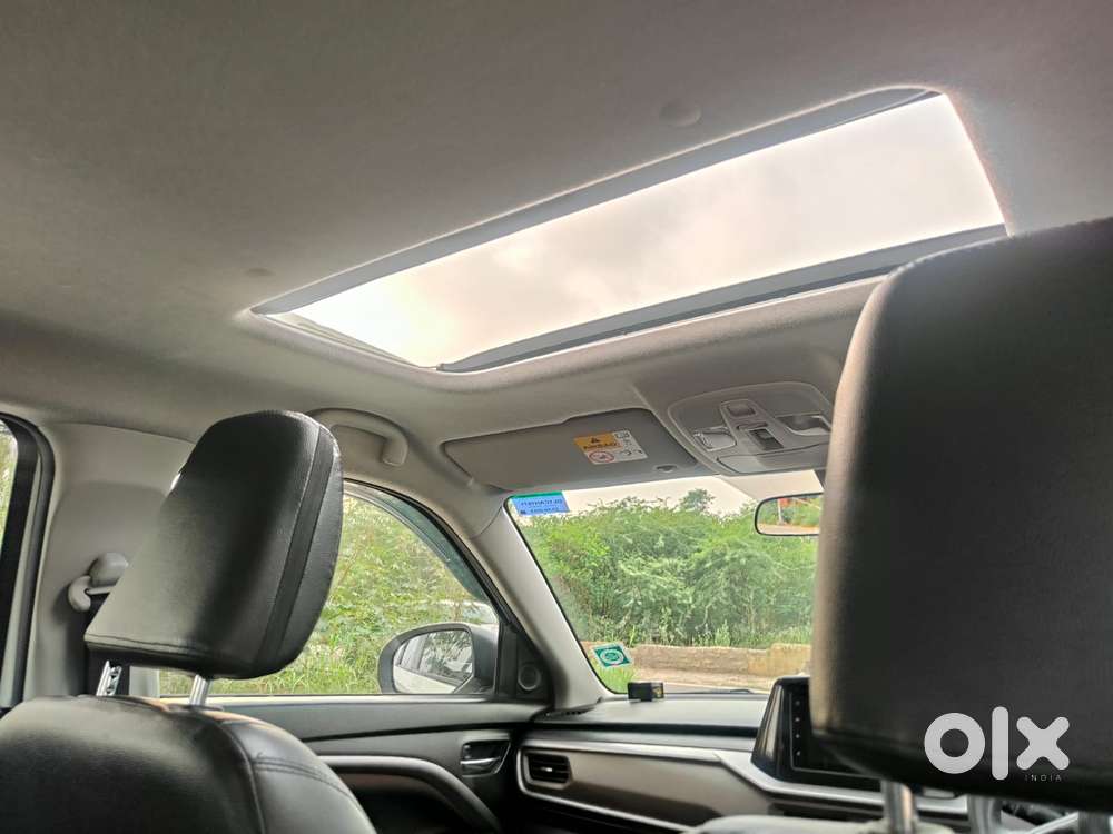 Maruti Suzuki Brezza 1.5 Zxi Smart Hybrid, 2023, Petrol