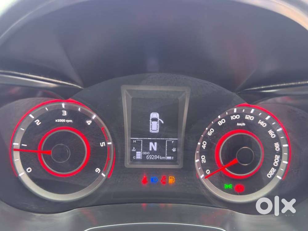 Mahindra Xuv300 W6 Amt Diesel, 2023, Diesel