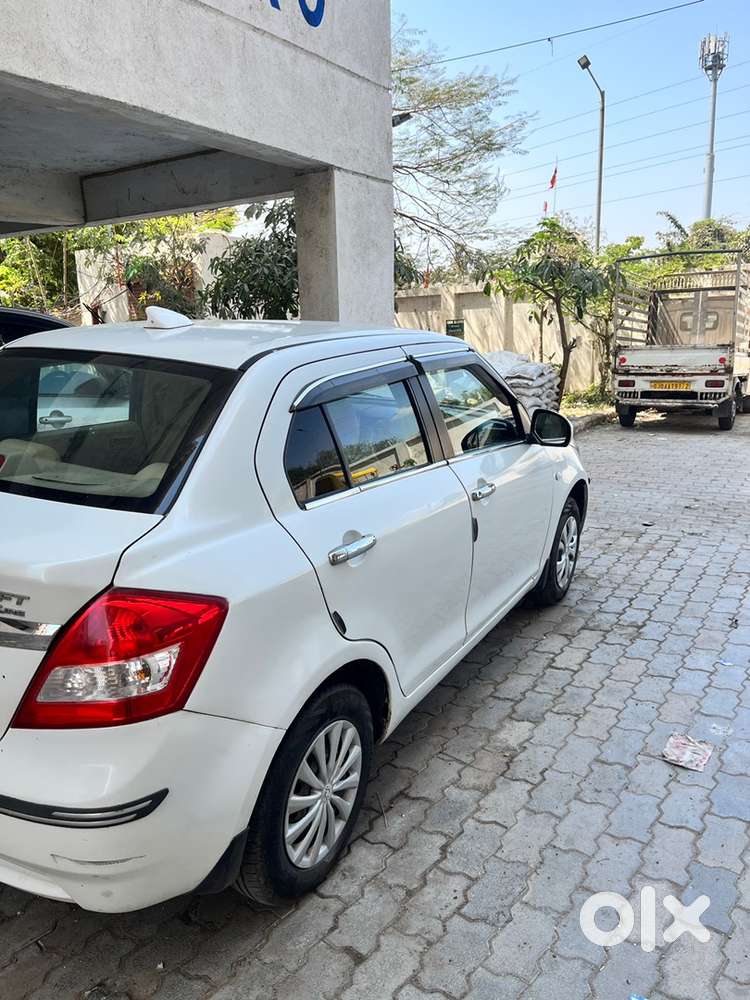 મારુતિ સુઝુકી ડિઝાયર ફૂલ સારી કંડીશન માં વેચવાની છે