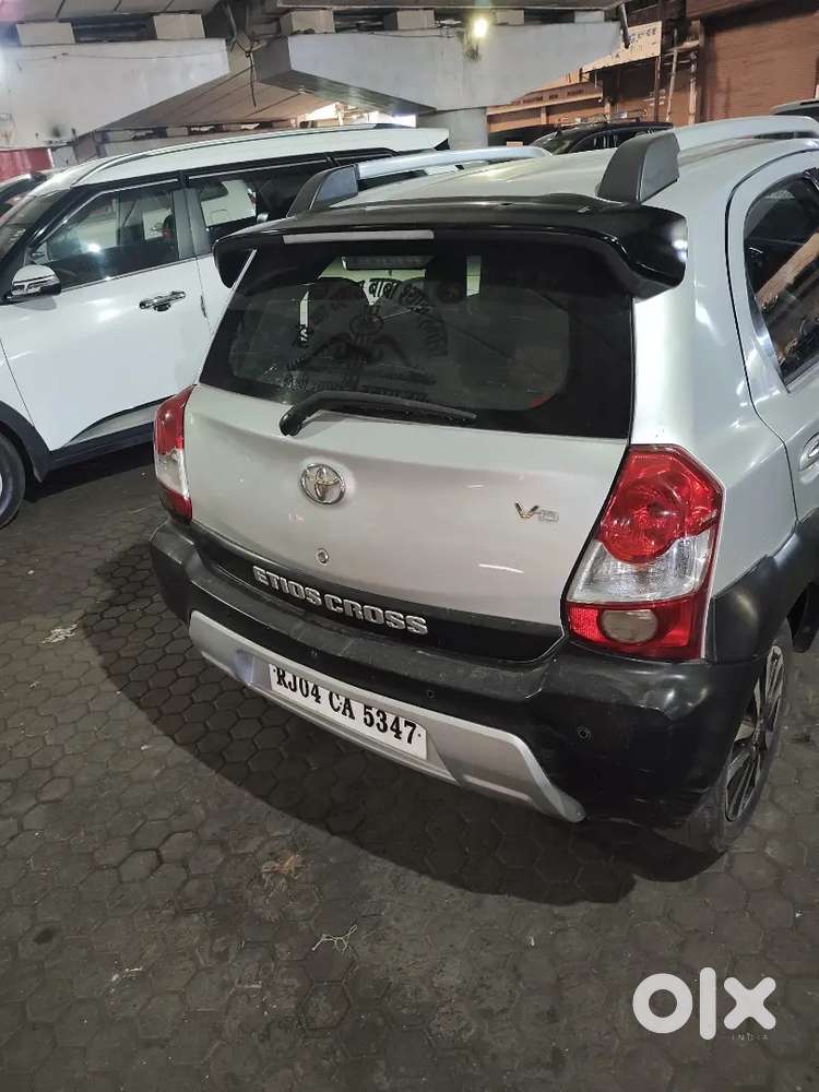 Toyota Etios Cross 2016