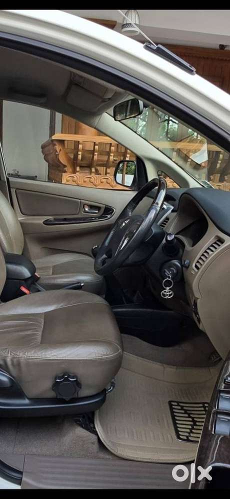 Toyota Innova 2.5 Zx 7 Str Bs-iv, 2015, Diesel