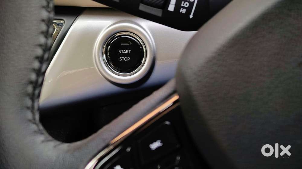 Mahindra Xuv700 2.2 Ax 7 Diesel At Str, 2025, Diesel