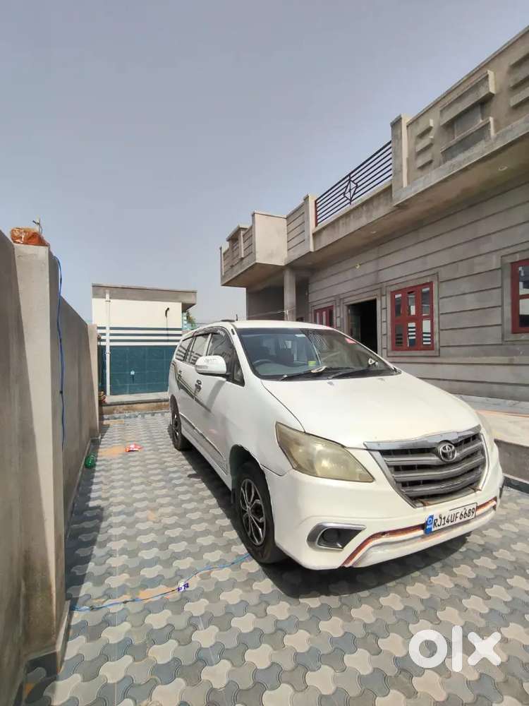 Toyota Innova 2012