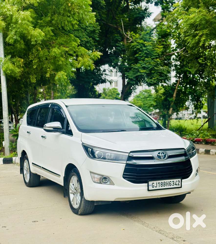 Toyota Innova Crysta 2.8 Zx At 7 Seater, 2017, Diesel