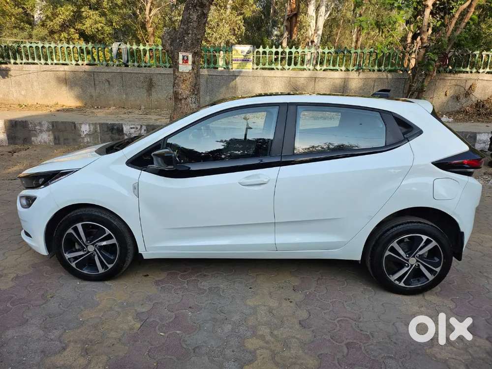 Tata Altroz Xza+( S ) Automatic Sunroof 2023
