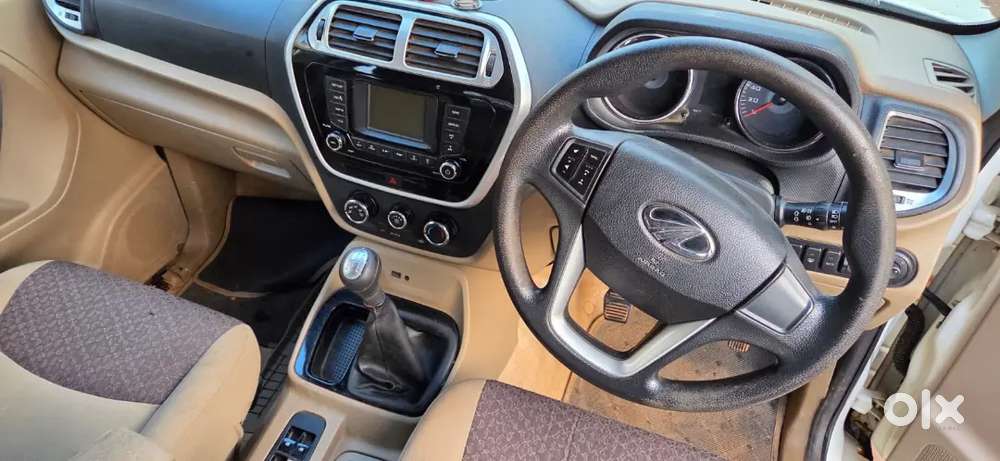 Mahindra Tuv 300 1.5 T8 2017