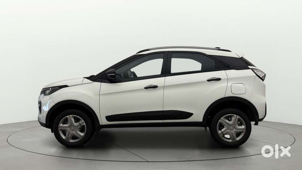 Tata Nexon 1.2 Revotron Xm (s), 2023, Petrol