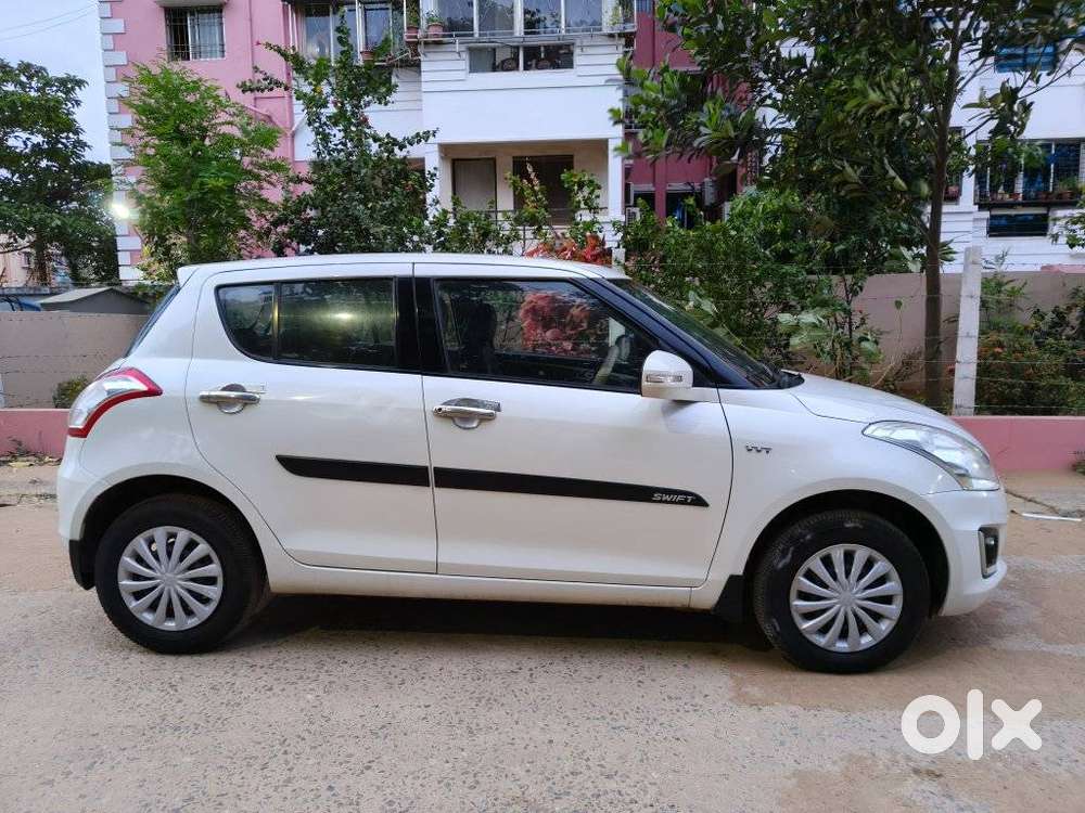 Maruti Suzuki Swift Vxi Optional, 2016, Petrol