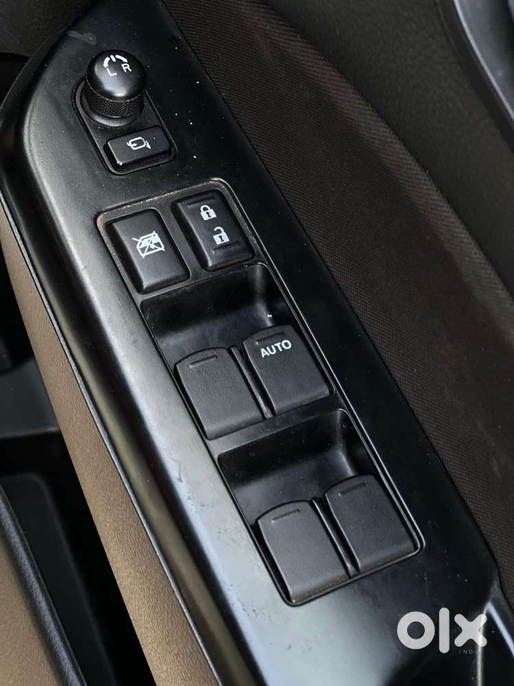 Maruti Suzuki Swift Vxi Optional, 2015, Petrol