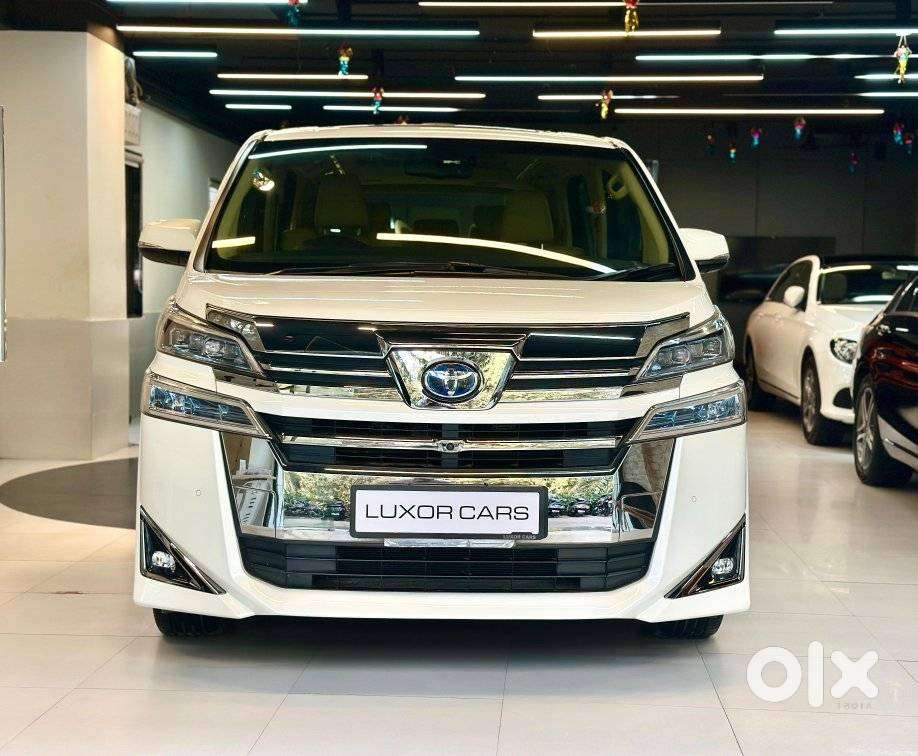 Toyota Vellfire 2.5 Executive Lounge, 2022, Petrol
