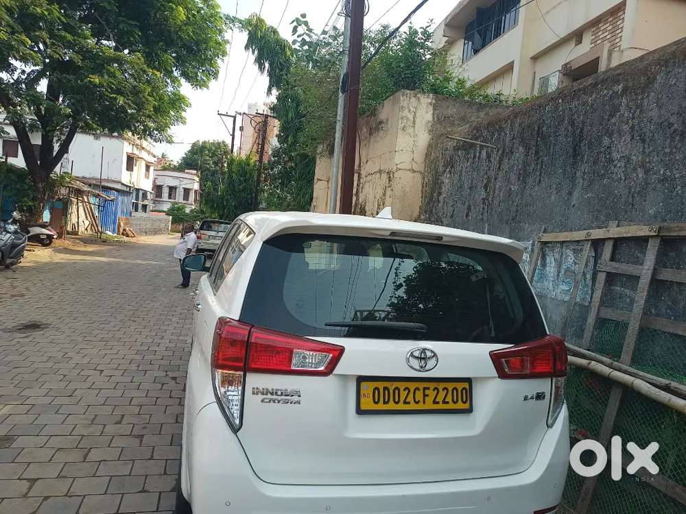 Innova Crysta V Model Manual