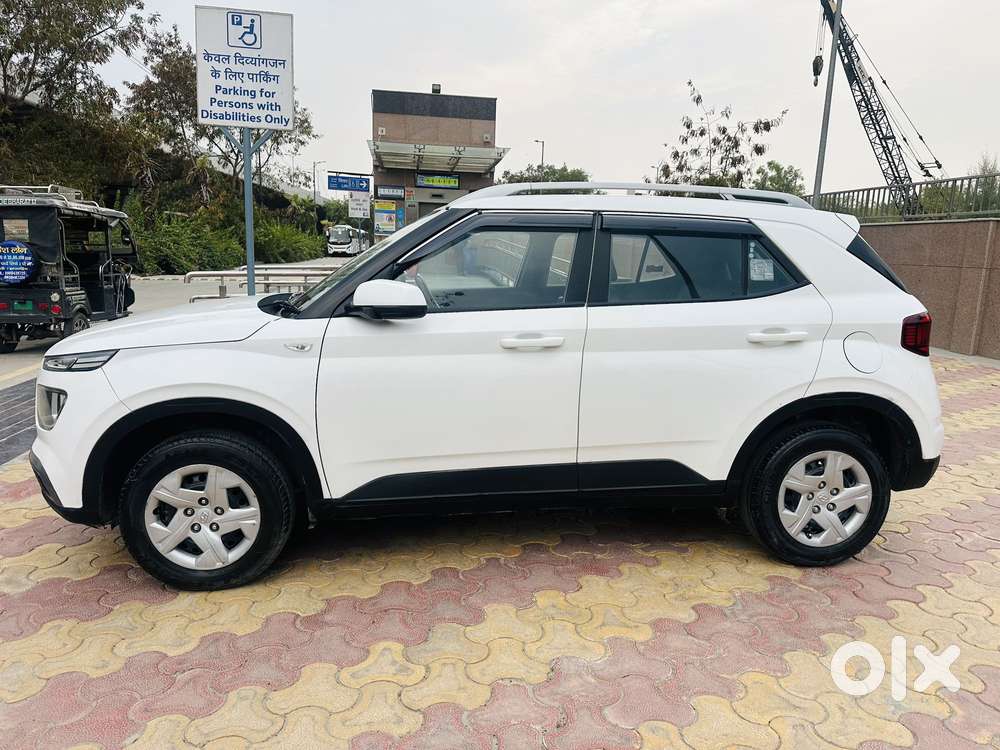 Hyundai Venue 1.2 S (o), 2021, Petrol