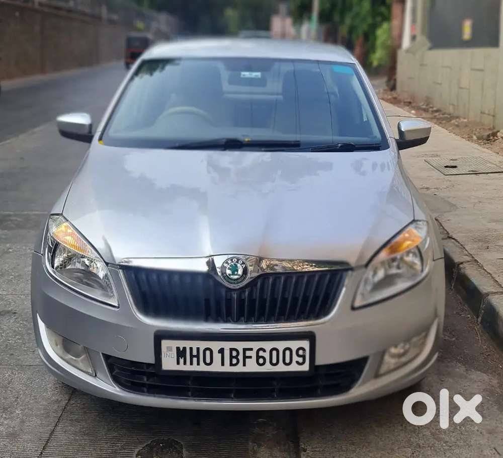Top Model

Skoda Rapid
Nov 2012
2 Airbags 
Abs Breaking