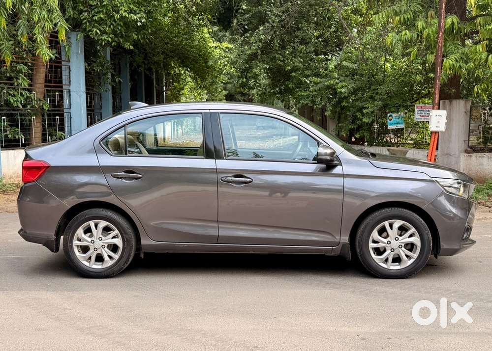 Honda Amaze Auto Petrol 2018 Showroom Car