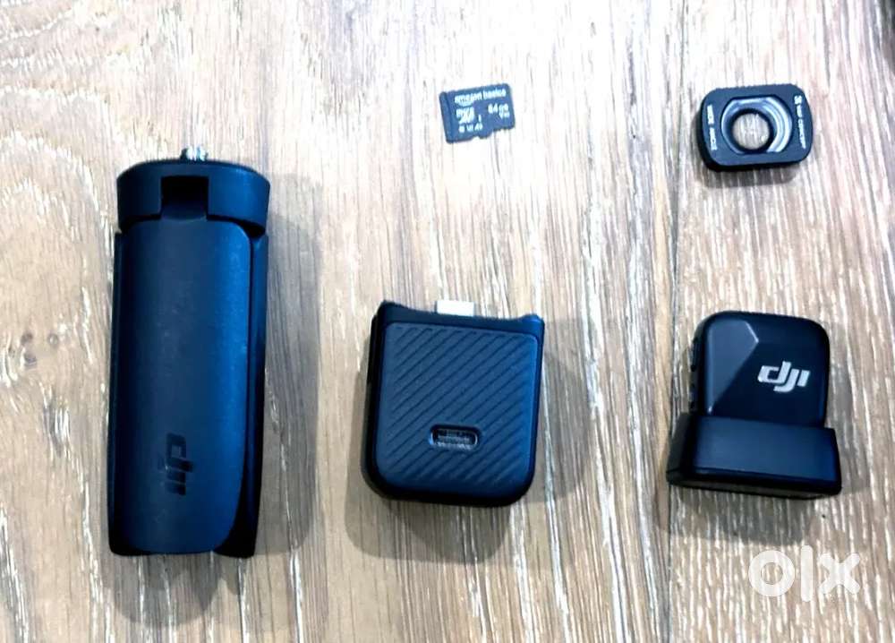 DJI Osmo Pocket 3 Creator Vlogger Kit Wireless Mic, Selfie Tripod, 64g