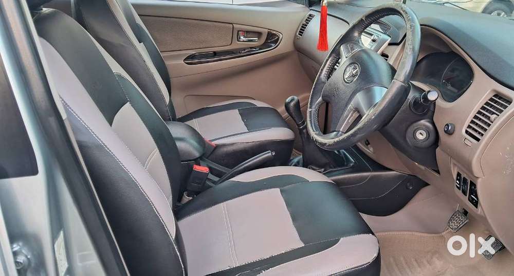 Toyota Innova 2.5 V 8 Str, 2015, Diesel