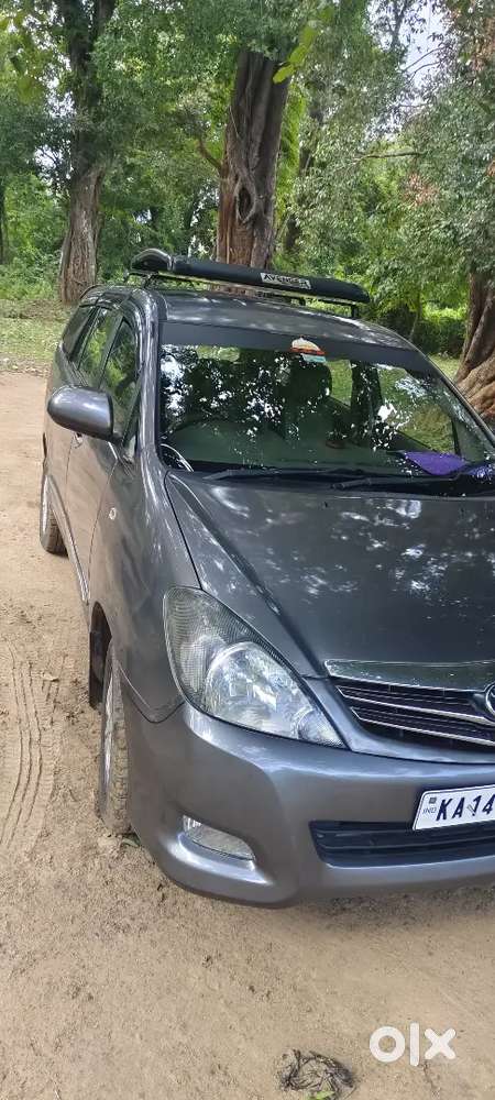 Toyota Innova Hycross 2011 Diesel 167000 Km Driven
