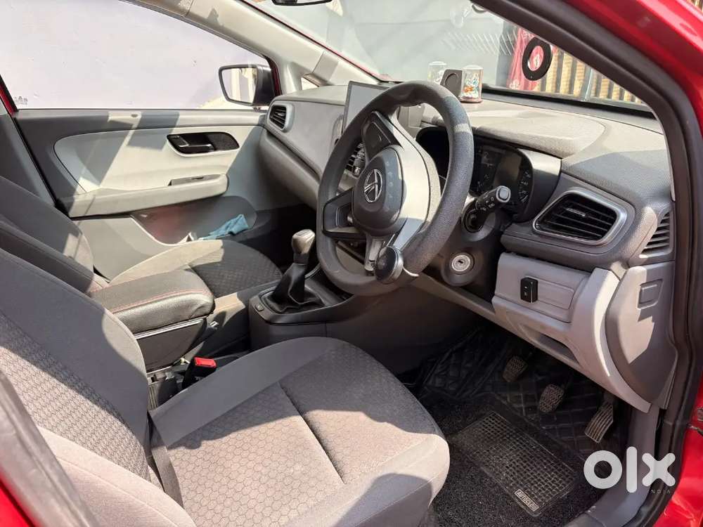Tata Altroz Xe 2021